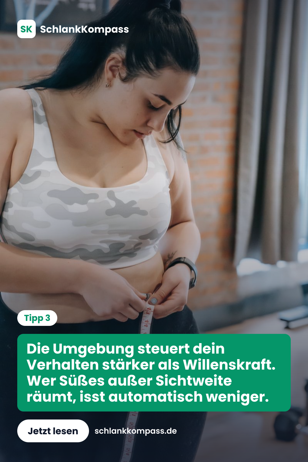 Die Umgebung steuert dein Verhalten stärker als Willenskraft. Wer Süßes außer Sichtweite räumt, isst automatisch weniger.